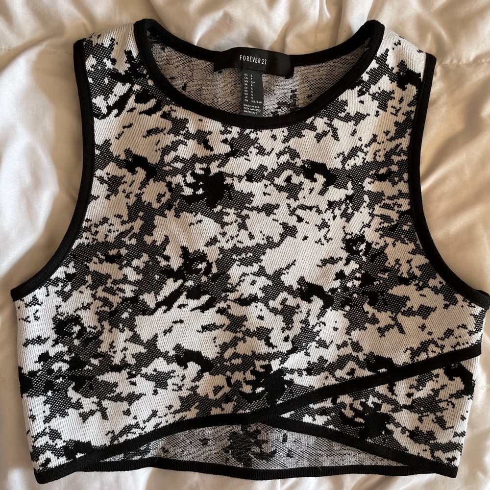 F21 black & white cross crop top